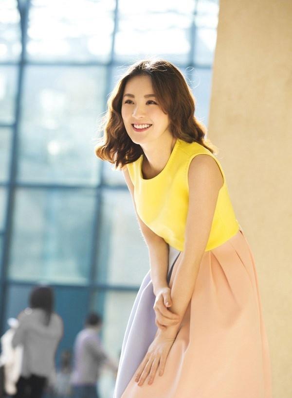 美女毛林林艷美裙裝秀清新優(yōu)雅