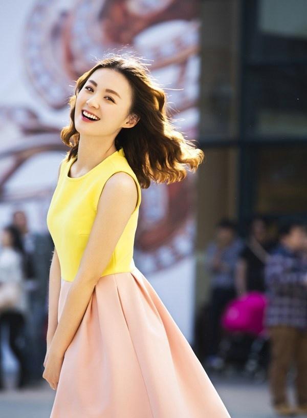 美女毛林林艷美裙裝秀清新優(yōu)雅