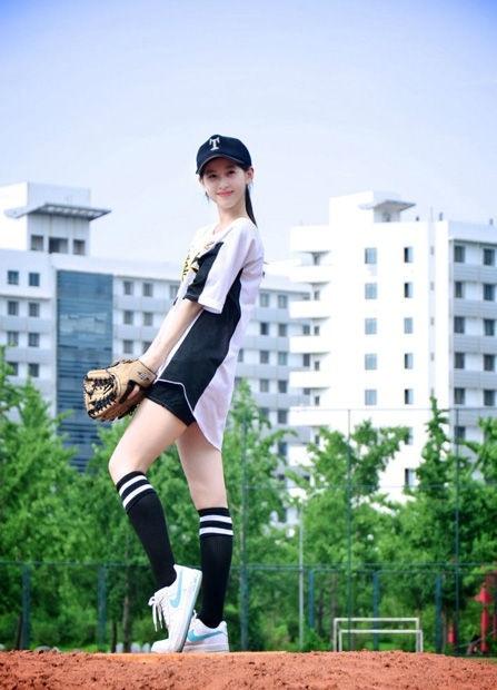 奶茶妹妹清純迷人最新時(shí)尚寫真