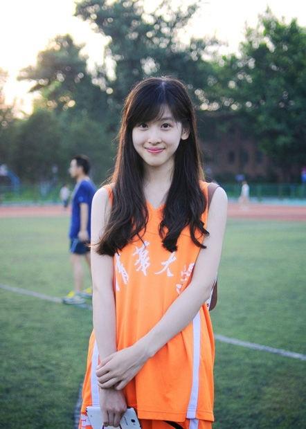 奶茶妹妹清純迷人最新時(shí)尚寫真