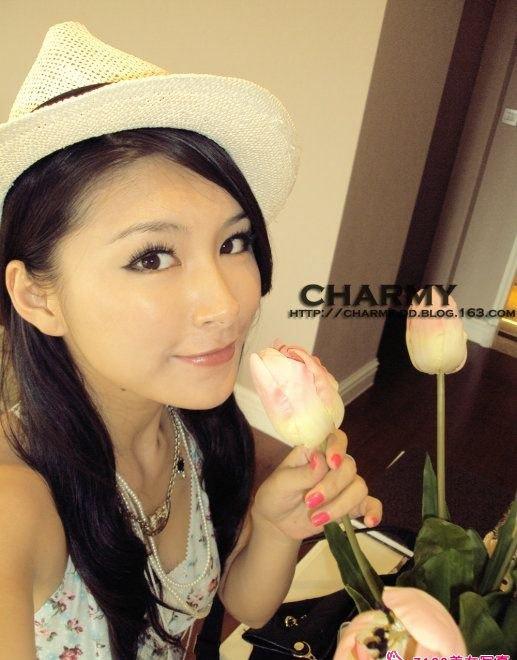 畢業(yè)季清澈無(wú)暇女寫真