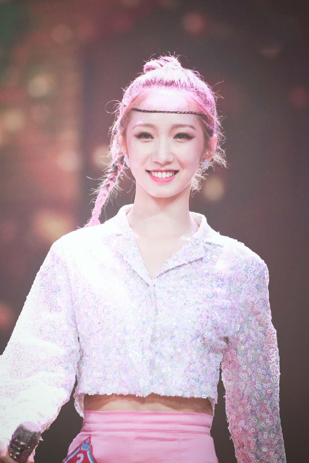孟美岐?jiǎng)?chuàng)造101圖片