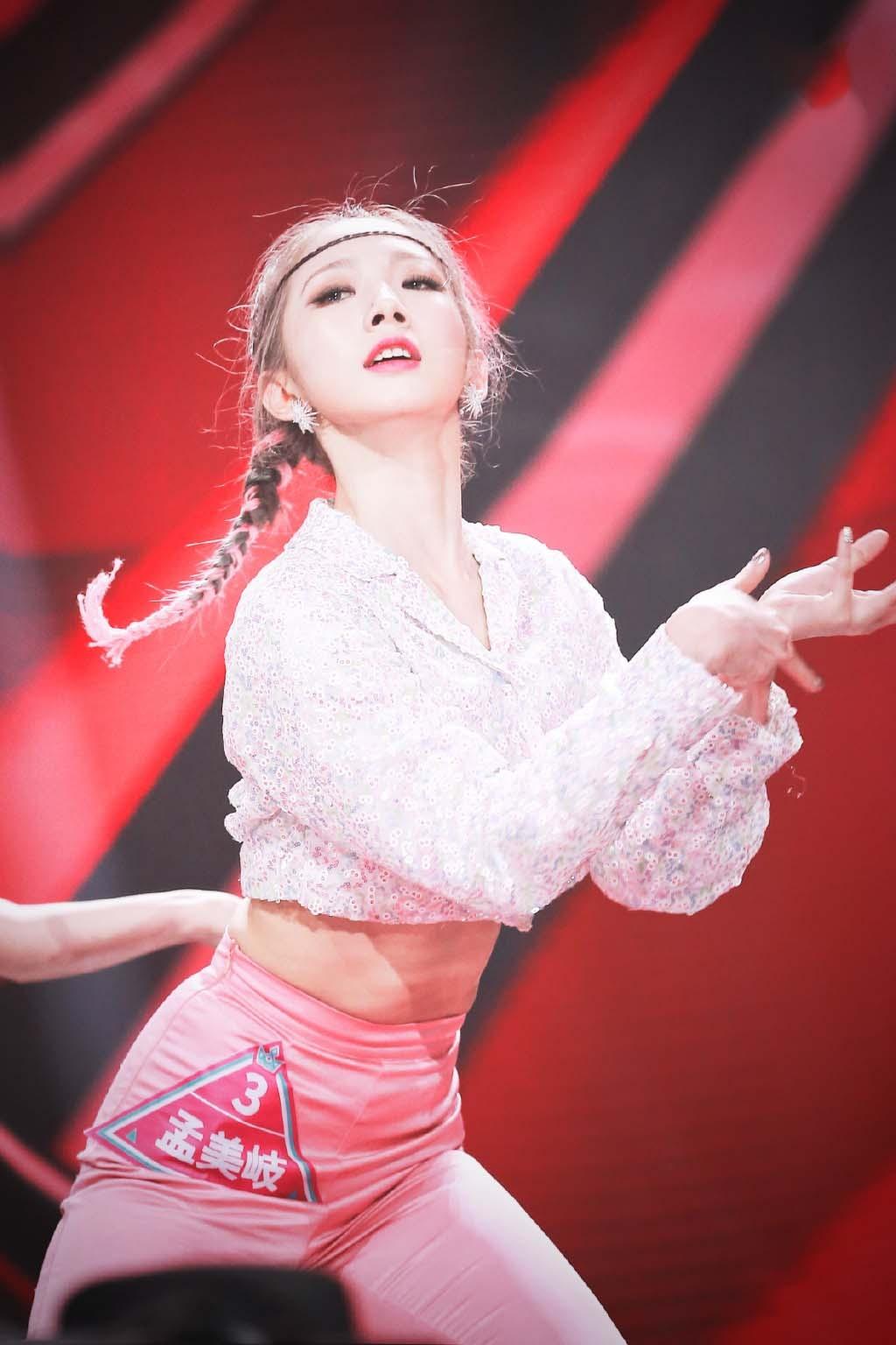 孟美岐?jiǎng)?chuàng)造101圖片