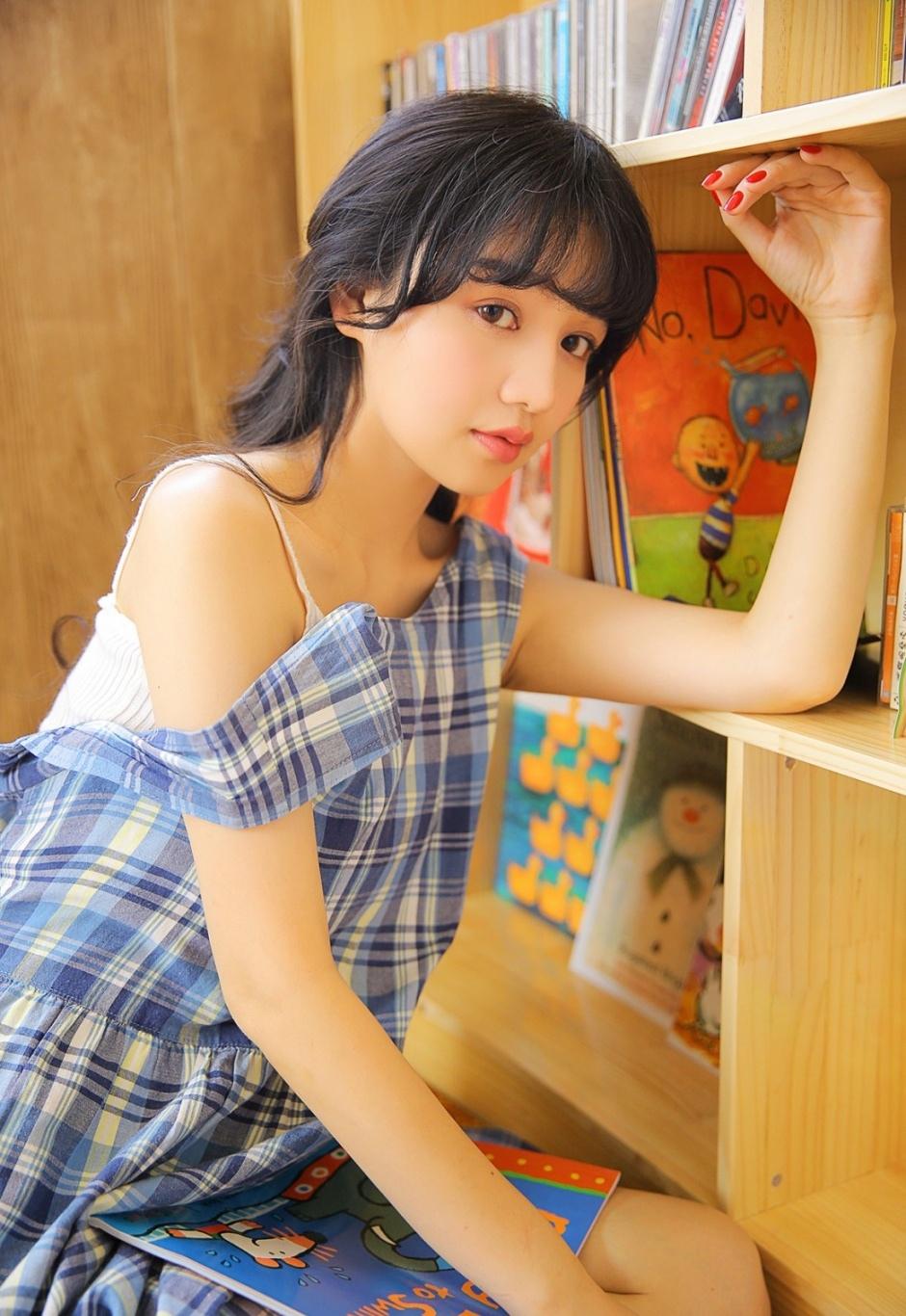 性感小清新美女模特性感美腿誘惑時尚私房寫真