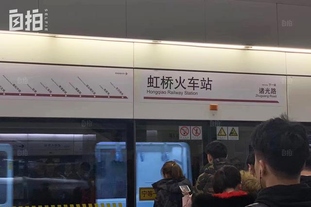 我，農(nóng)村女生，高中畢業(yè)進(jìn)廠打工，自學(xué)法律后，在上海開了家律所