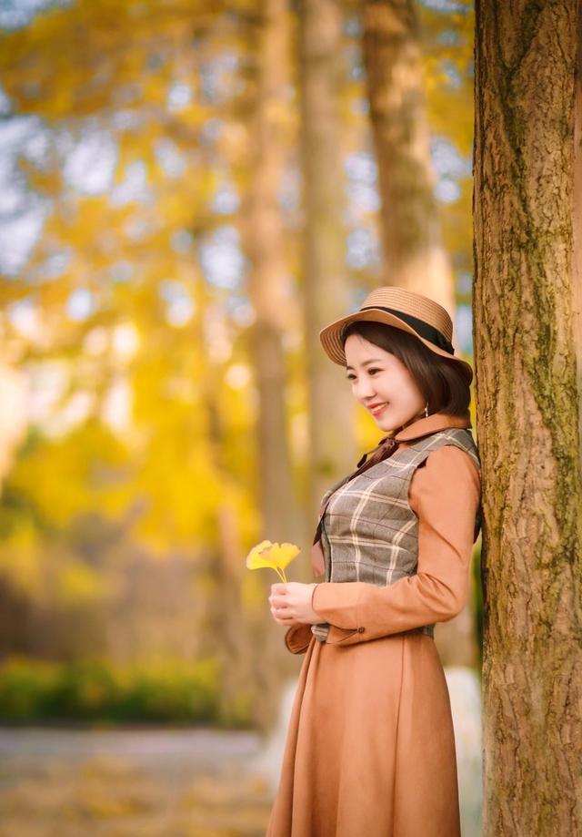 中年女士拍照姿勢推薦，8個姿勢必須掌握，拍照自然有氣質
