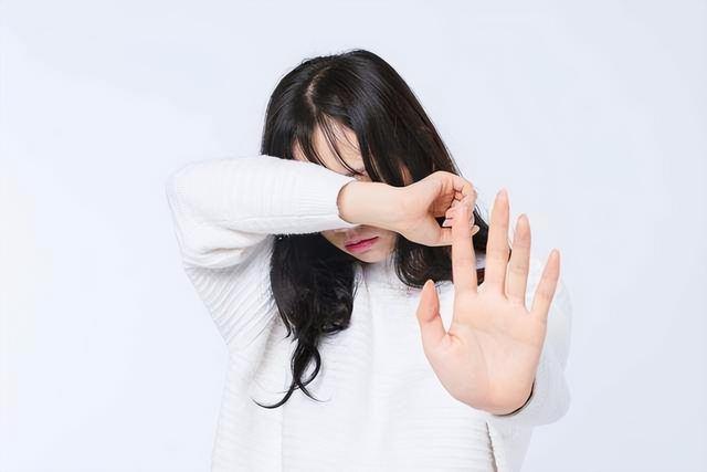 青春期是女孩的“危險期”？三條界限要守住，有女兒的父母多重視