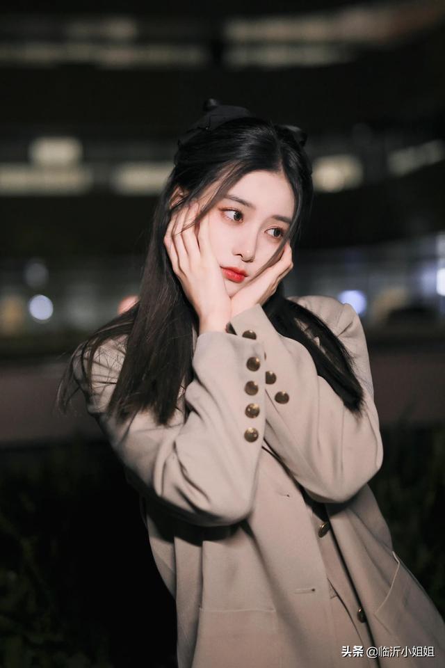 徐藝洋，性感嫵媚的清爽美女，俏麗冷艷的外形，美爆啦