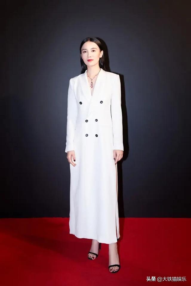 恭喜！女星紅毯斗艷“風(fēng)向”變了，捂得嚴(yán)實(shí)還艷壓群芳，才是真美
