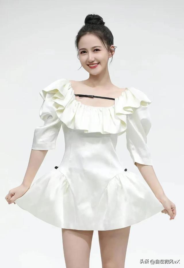 美女馬萱，清新甜美，這笑容太治愈了