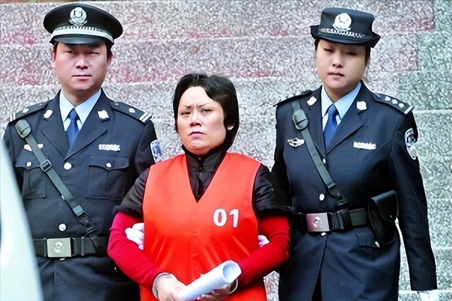 令人發(fā)指！強(qiáng)奸4名中學(xué)生，包養(yǎng)警花，玩弄女星，簡直罄竹難書