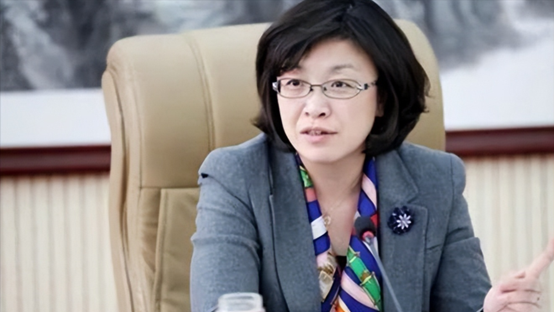 記實(shí)：美女市長(zhǎng)楊曉波，陪睡40位男人，被抓時(shí)跪地哭喊求饒