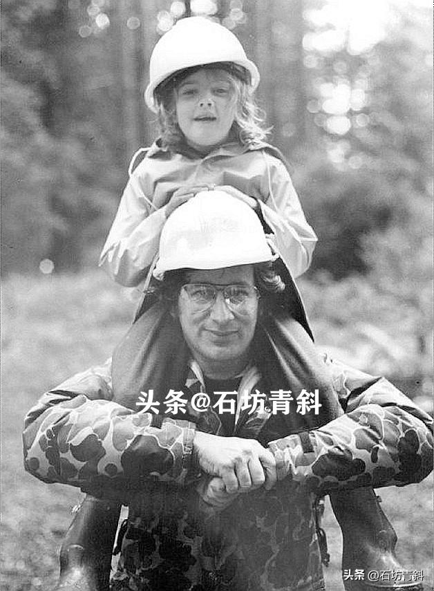 壞女孩的起伏人生：13歲吸毒，19歲結(jié)婚兩個(gè)月分手，48歲獨(dú)帶倆娃