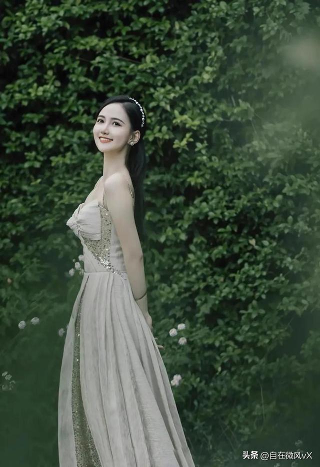 美女馬萱，清新甜美，這笑容太治愈了