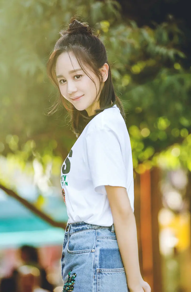 “自帶苦相”的九位女星，個(gè)個(gè)愁容滿面，演什么都喪，太吃虧了