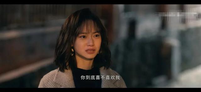 他是誰：衛(wèi)國平藏在錢包里的女人照片，暴露了陳山河被割喉的真相