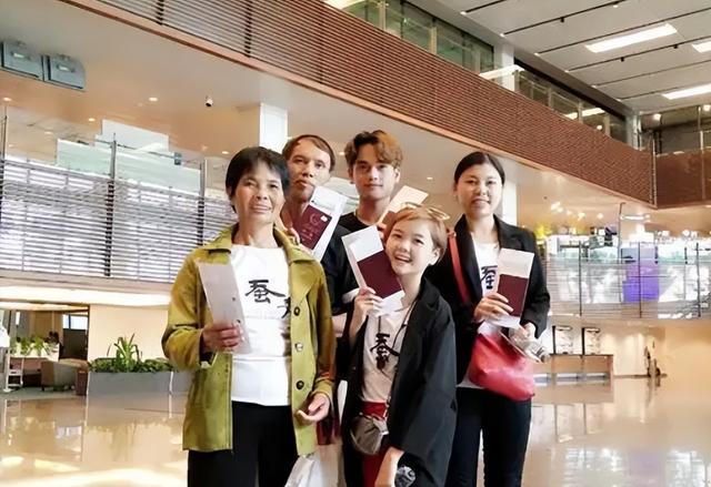 “最美袖珍人”黃韻伊，1米35酷似女明星，年入百萬仍然單身