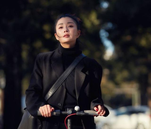 《人世間》四大美女脫掉補(bǔ)丁衣服，穿上現(xiàn)代裝，就像換了個人一樣