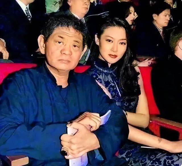 7位“一脫成名”的女星，有人成一線有人嫁豪門，有人成“癲王”
