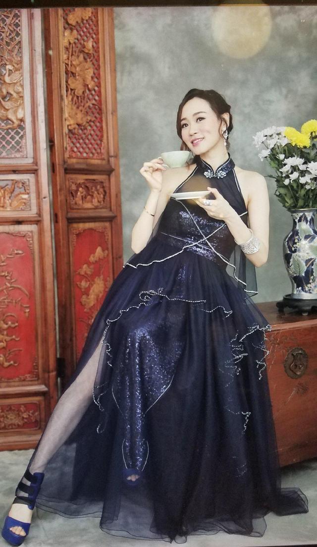 楊思琦凹凸有致身材曲線，性感撩人的同時卻又有迷人的古典韻味