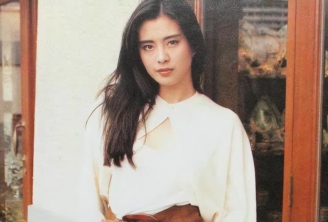 給國(guó)內(nèi)“10大美女演員”排名，林志玲僅第6，迪麗熱巴高居第3
