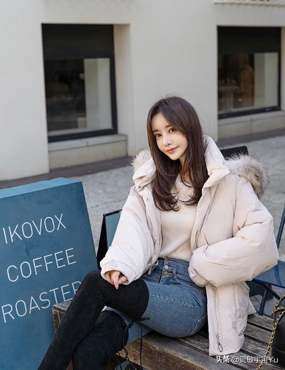 唯美清新的緊身牛仔褲美女，曼妙身材舒適養(yǎng)眼，盡顯迷人曲線
