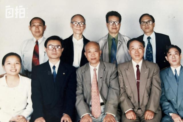 我，農(nóng)村女生，高中畢業(yè)進(jìn)廠打工，自學(xué)法律后，在上海開了家律所