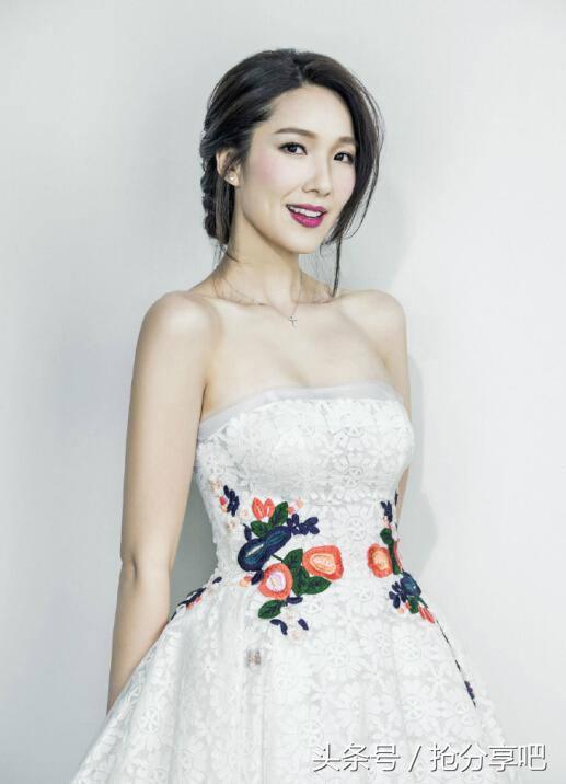 十位射手座女明星，兩位港臺第一女神，內地最受歡迎的是她