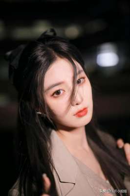 冷艷美女(徐藝洋，性感嫵媚的清爽美女，俏麗冷艷的外形，美爆啦)