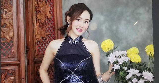 楊思琦凹凸有致身材曲線，性感撩人的同時卻又有迷人的古典韻味