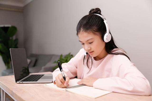 6歲南京女孩周昭妍，被稱“吉他女孩”火遍外網(wǎng)，圈粉3000萬