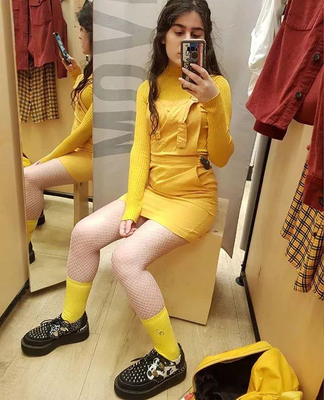 這個(gè)女生也太“黃”了吧?。。? onerror=