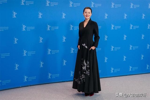 恭喜！女星紅毯斗艷“風(fēng)向”變了，捂得嚴(yán)實(shí)還艷壓群芳，才是真美