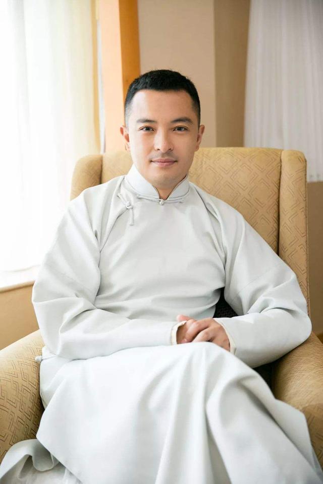 富大龍：娶重慶美女饒敏莉，12年后，婚姻還是輸給了票子和孩子
