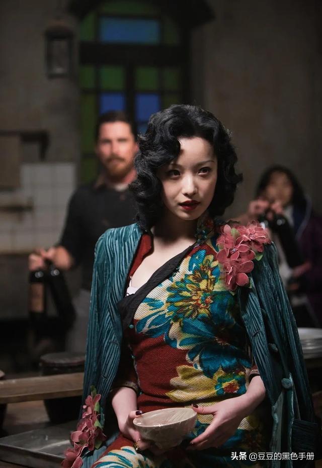 旗袍如照妖鏡，看看這17位女星，誰最驚艷，誰像偷穿大人衣服？
