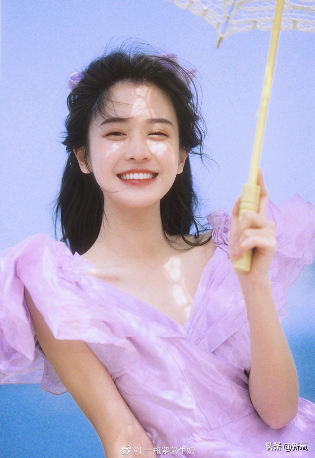 這張憂(yōu)郁的甜妹臉，隨便一張都是會(huì)被美少女們拿來(lái)做頭像的程度