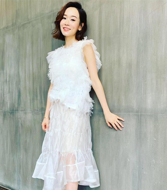 楊思琦凹凸有致身材曲線，性感撩人的同時卻又有迷人的古典韻味