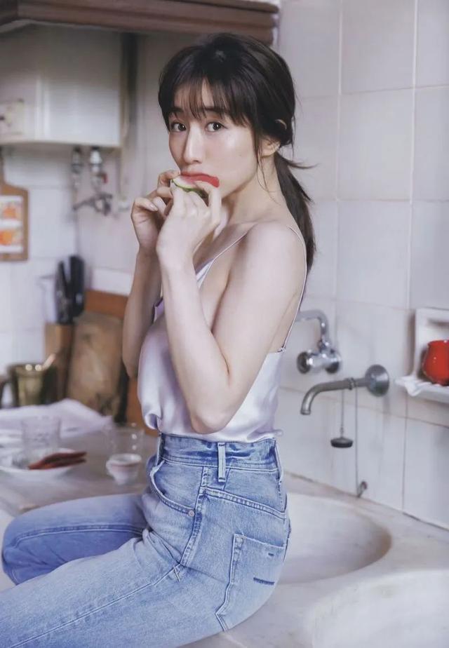 日本擁有“魔鬼身材”的女星！美腿太逆天了