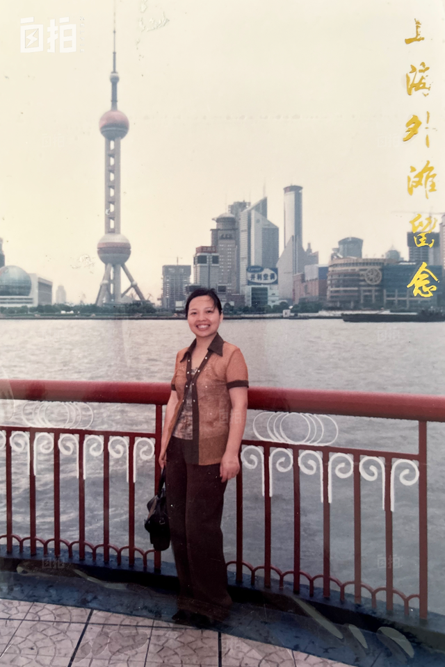我，農(nóng)村女生，高中畢業(yè)進(jìn)廠打工，自學(xué)法律后，在上海開了家律所