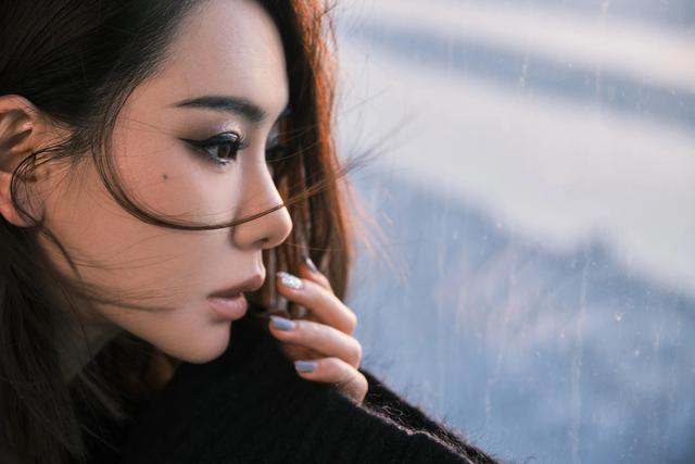 八位美女寫(xiě)真，風(fēng)姿綽約小天仙，驚鴻一瞥清流溪，有你喜歡的嗎？