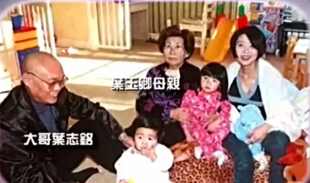 7位“一脫成名”的女星，有人成一線有人嫁豪門，有人成“癲王”