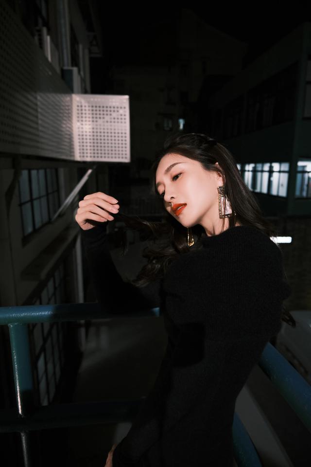 八位美女寫(xiě)真，風(fēng)姿綽約小天仙，驚鴻一瞥清流溪，有你喜歡的嗎？