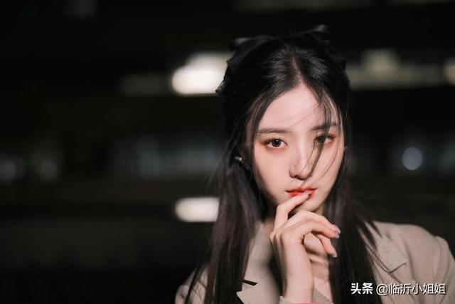 徐藝洋，性感嫵媚的清爽美女，俏麗冷艷的外形，美爆啦