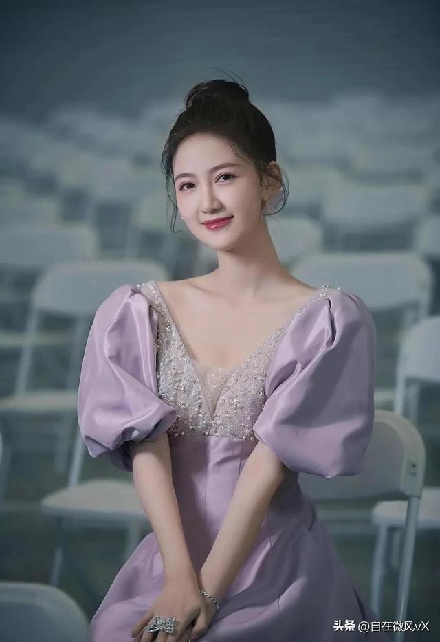 美女馬萱，清新甜美，這笑容太治愈了