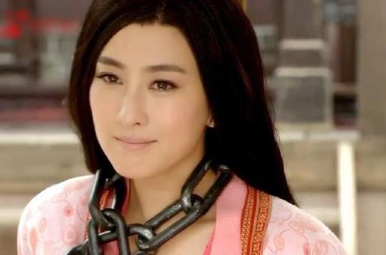 被五花大綁的女星誰(shuí)的演技好劉詩(shī)詩(shī)演的最可憐，趙麗穎炯炯有神