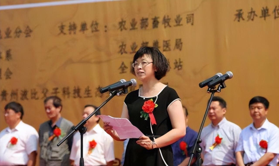 記實(shí)：美女市長(zhǎng)楊曉波，陪睡40位男人，被抓時(shí)跪地哭喊求饒