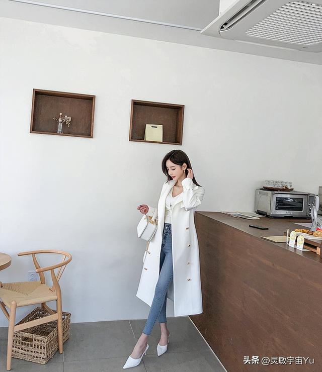 唯美清新的緊身牛仔褲美女，曼妙身材舒適養(yǎng)眼，盡顯迷人曲線