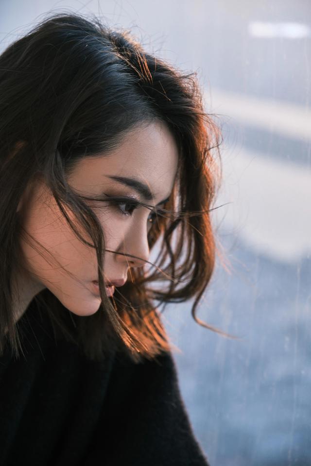 八位美女寫(xiě)真，風(fēng)姿綽約小天仙，驚鴻一瞥清流溪，有你喜歡的嗎？