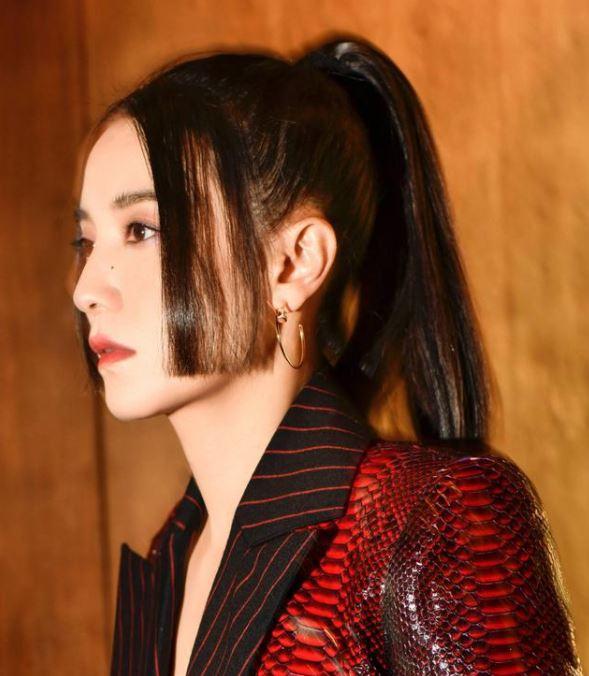 《人世間》四大美女脫掉補(bǔ)丁衣服，穿上現(xiàn)代裝，就像換了個人一樣