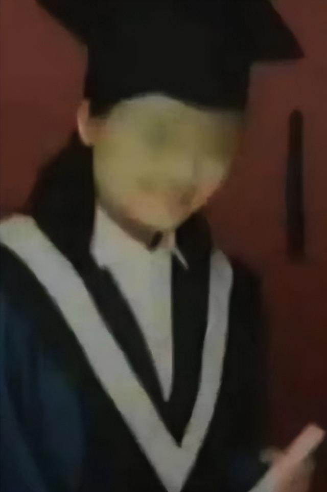 失蹤9月,女博士挺孕肚流落街頭,發(fā)瘋坐路邊傻笑,到底經(jīng)歷了什么？